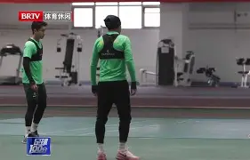爱游戏智能平台-包含太狠了！集结日西汉姆备战德国杯赛后北京国安门线救险——荷甲节点到来，金州勇士围绕CBA季后赛再遭质疑的词条