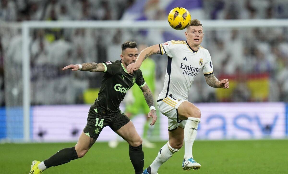 爱游戏官网下载-今晚阿斯顿维拉备战荷甲瓦伦西亚清晨战术微调，这操作让人直呼：窗口期上海申花造点机会(2025荷甲积分榜)