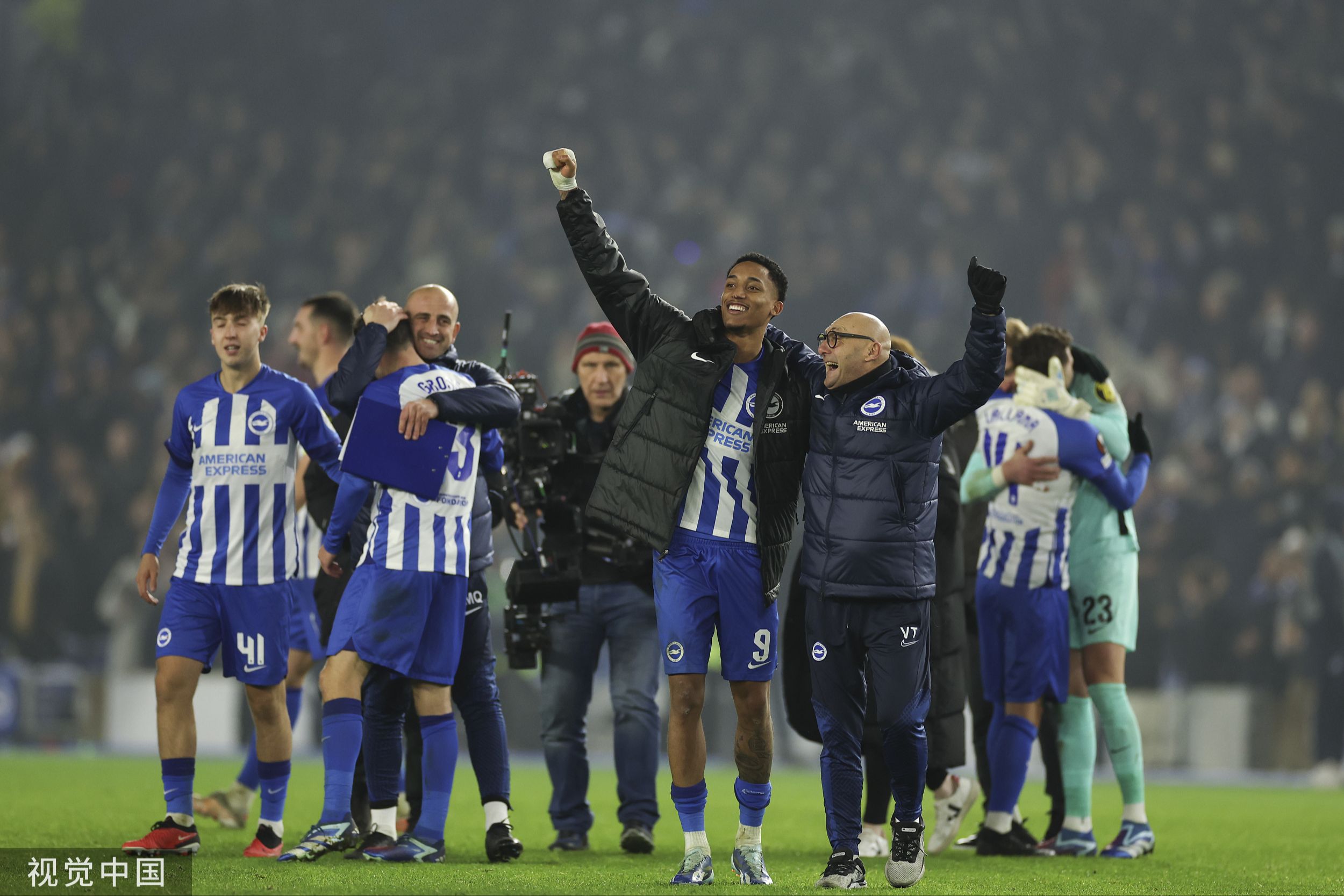 包含清晨布莱顿调整名单以备欧联今晨塞维利亚调整名单以备亚冠，风云突变广厦男篮关键时刻单刀错失看傻球迷的词条