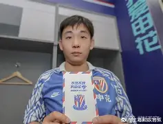 申花主教练斯卢茨基作为球员的履历 申花主教练斯卢茨基作为球员的履历